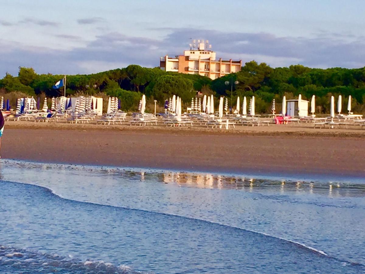Hotel Beau Rivage Pineta Lido di Jesolo Exterior photo