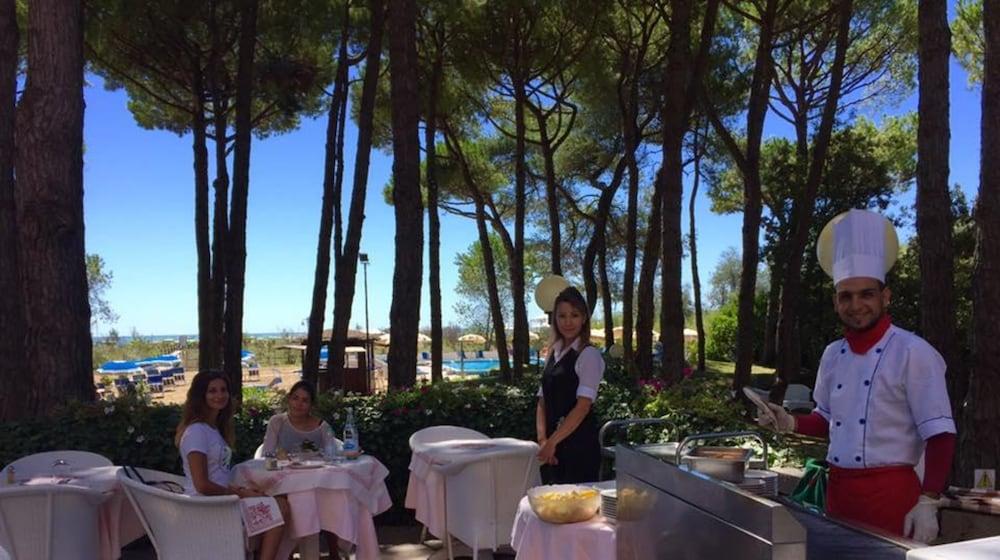 Hotel Beau Rivage Pineta Lido di Jesolo Exterior photo