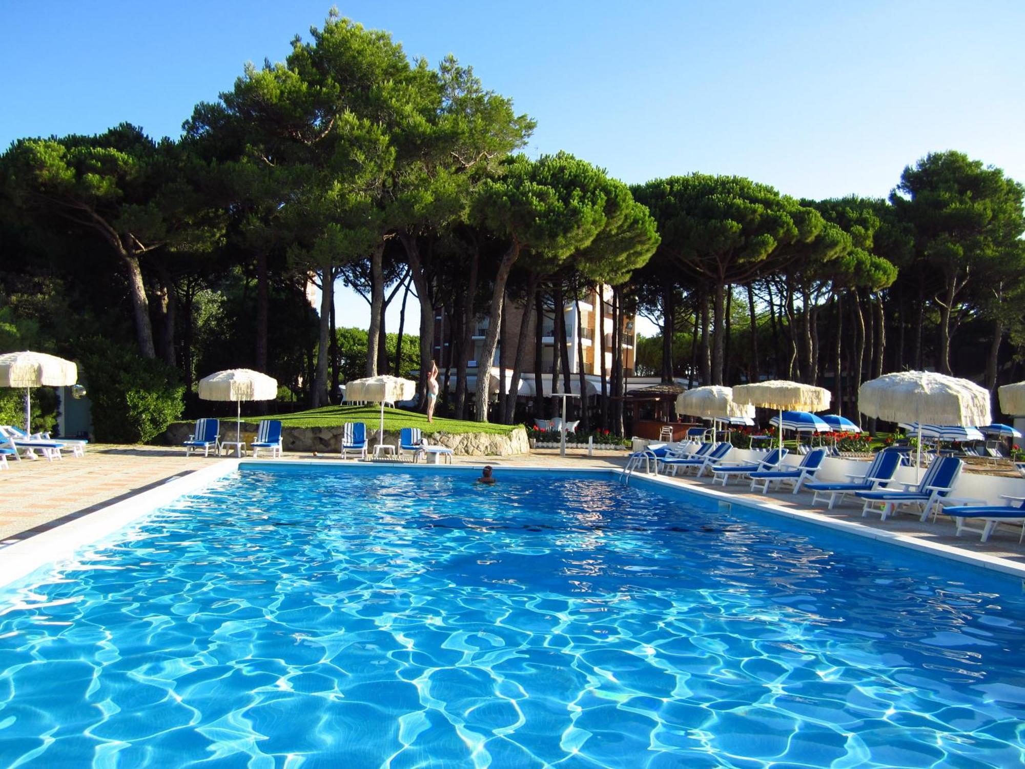 Hotel Beau Rivage Pineta Lido di Jesolo Exterior photo