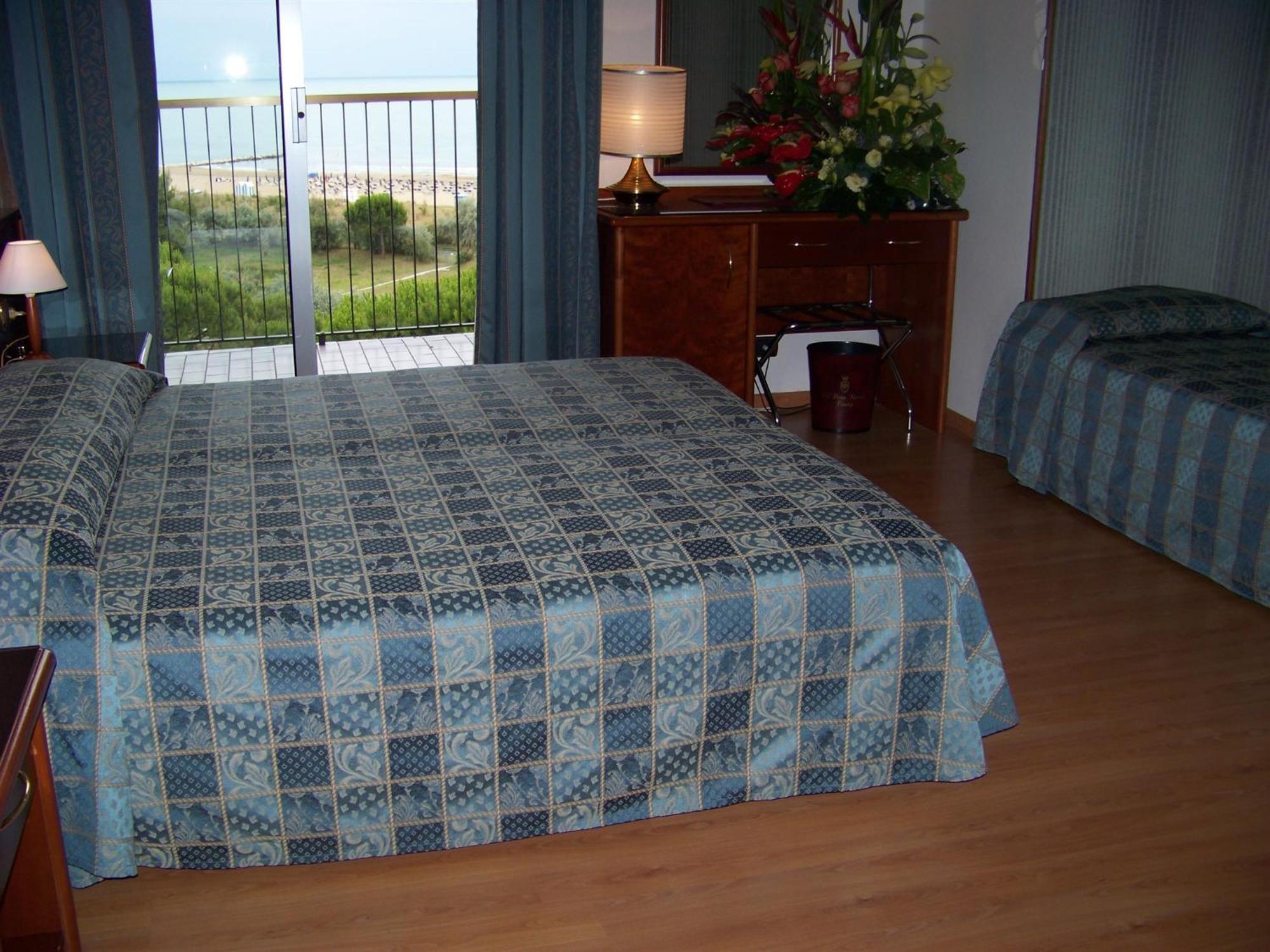 Hotel Beau Rivage Pineta Lido di Jesolo Room photo