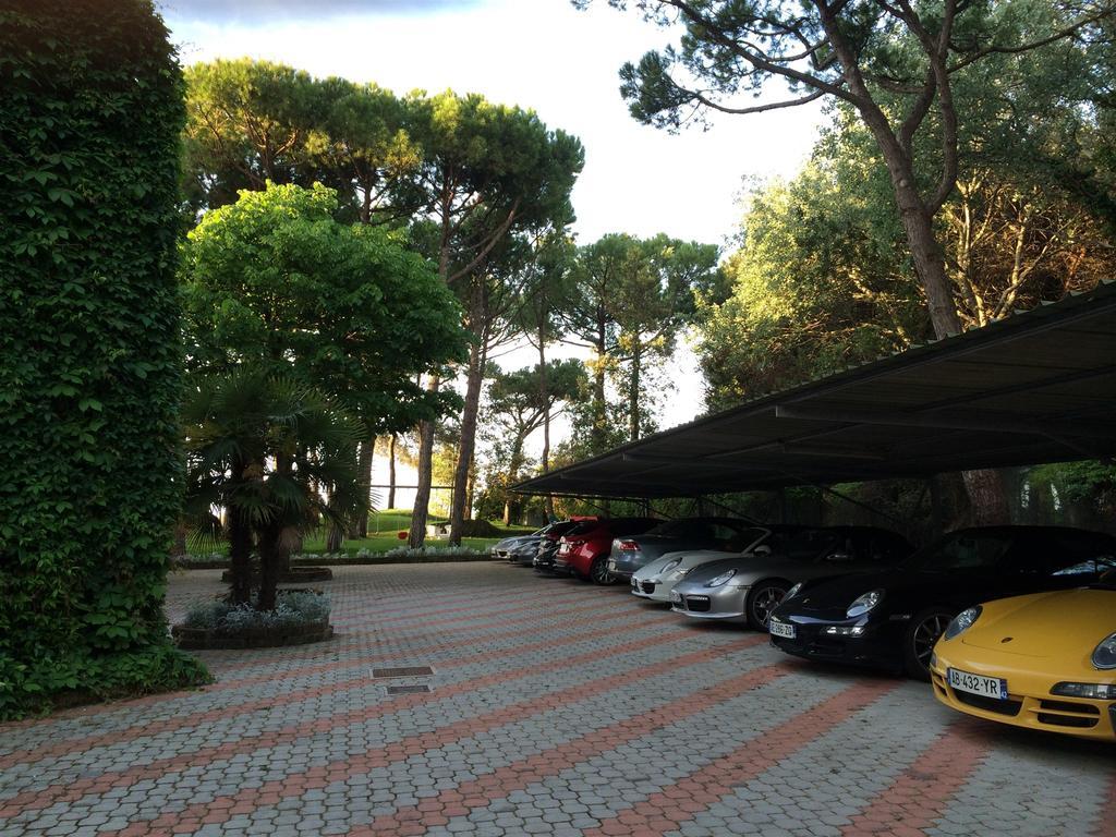 Hotel Beau Rivage Pineta Lido di Jesolo Exterior photo